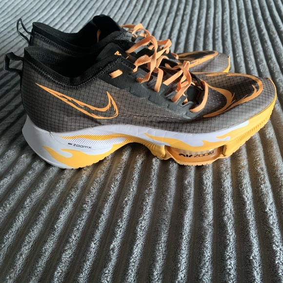 Nike air zoom tempo next percent vaporfly size 9 men size 10.5 women - Picture 4 of 13